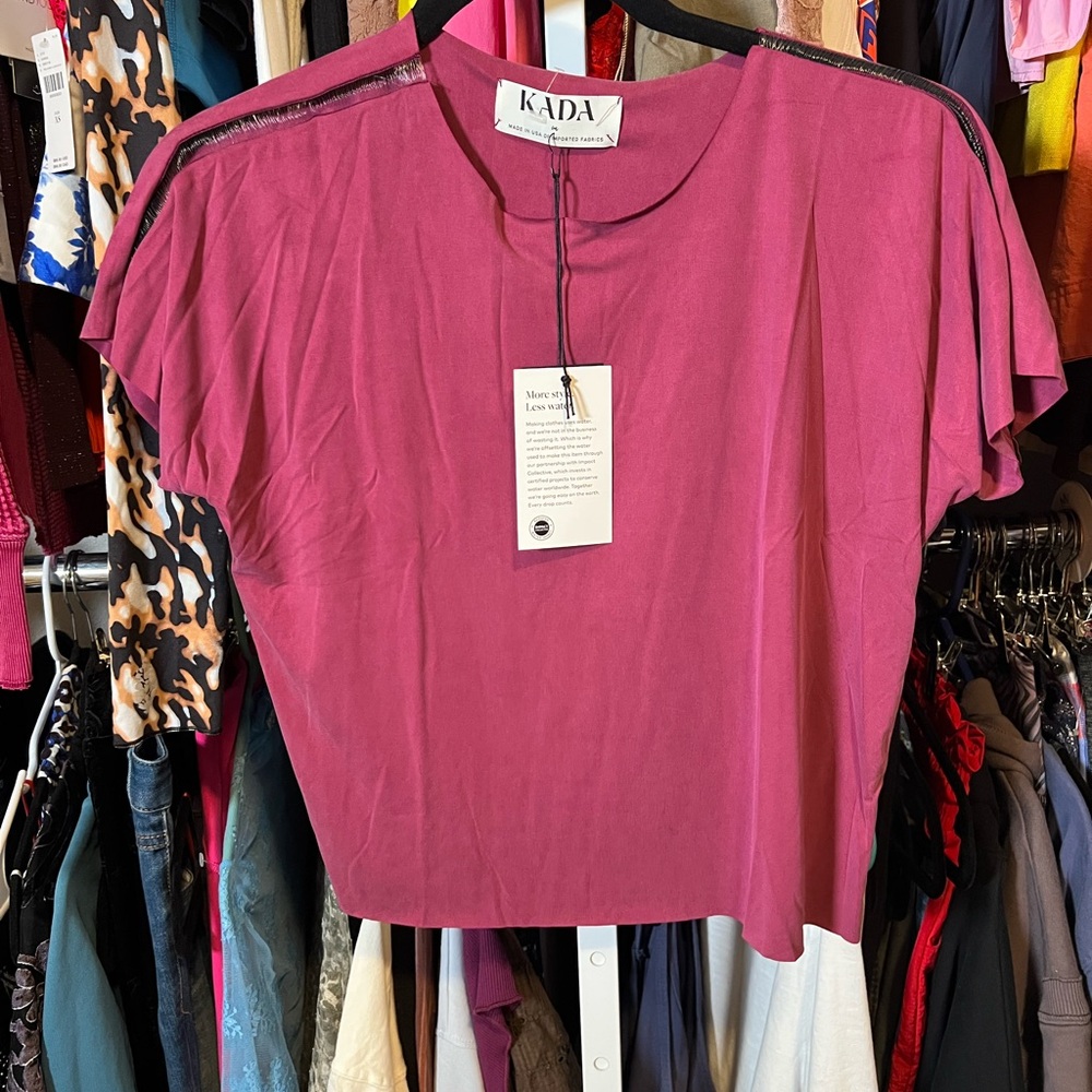 NWT KADA the tee crop Merlot infinity